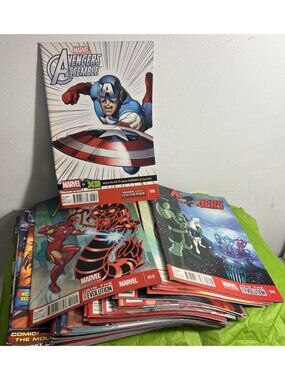 Marvel Avengers Assembly Mighty Avengers Spider Man Comic Book Lot Of 33
